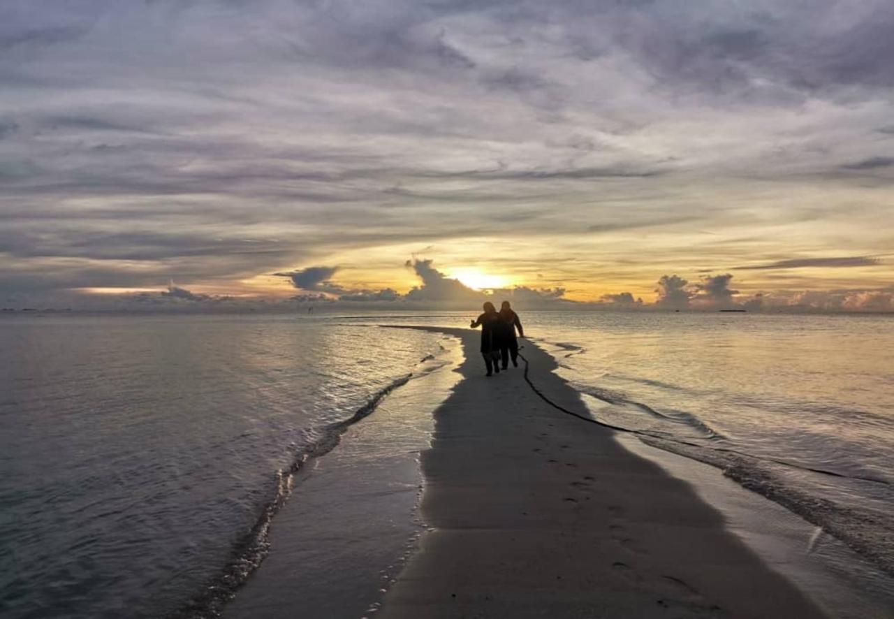 Santiri Island Resort センポルナ エクステリア 写真